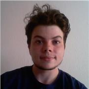 Tuteur de piano donne cours particuliers aux débutants et intermédiaires